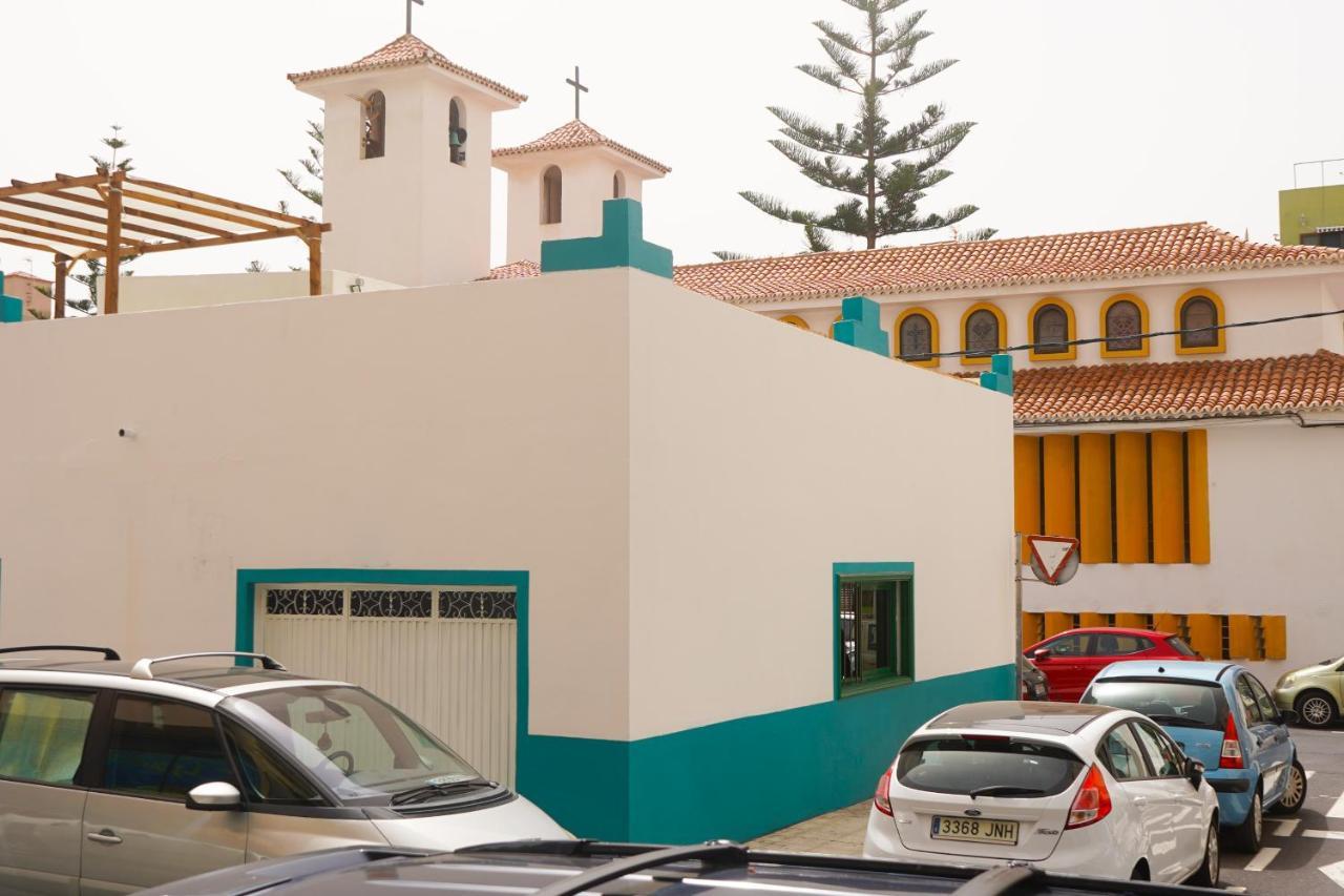 Single Fin Surf Hostel Arona  Exterior photo